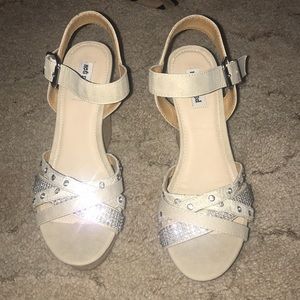 New Not Rated Wedged shoes